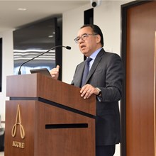Dr. Arno K. Kumagai presents as part of the Baldwin Seminar Series on June 26, 2019