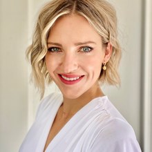 2021 David C. Leach Awardee Amanda Lezanski-Gujda, DO is the head of teledermatology at Walter Reed National Military Medical Center.