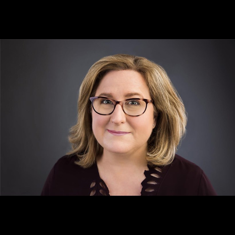 2021 Parker J. Palmer Courage to Teach Awardee Julie B. McCausland, MD, MS is the program director for the transitional year program at the University of Pittsburgh Medical Center, Medical Education in Pittsburgh, Pennsylvania.