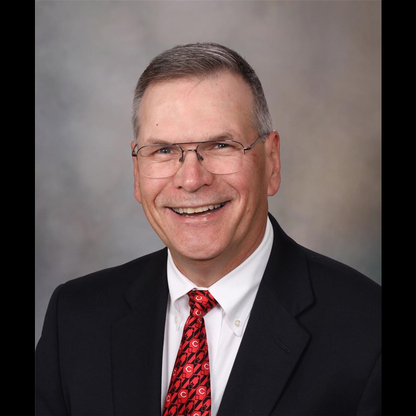 2021 John C. Gienapp Awardee Henry J. Schultz, MD, MACP works as a professor of medicine in primary care internal medicine at the Mayo Clinic School of Graduate Medical Education